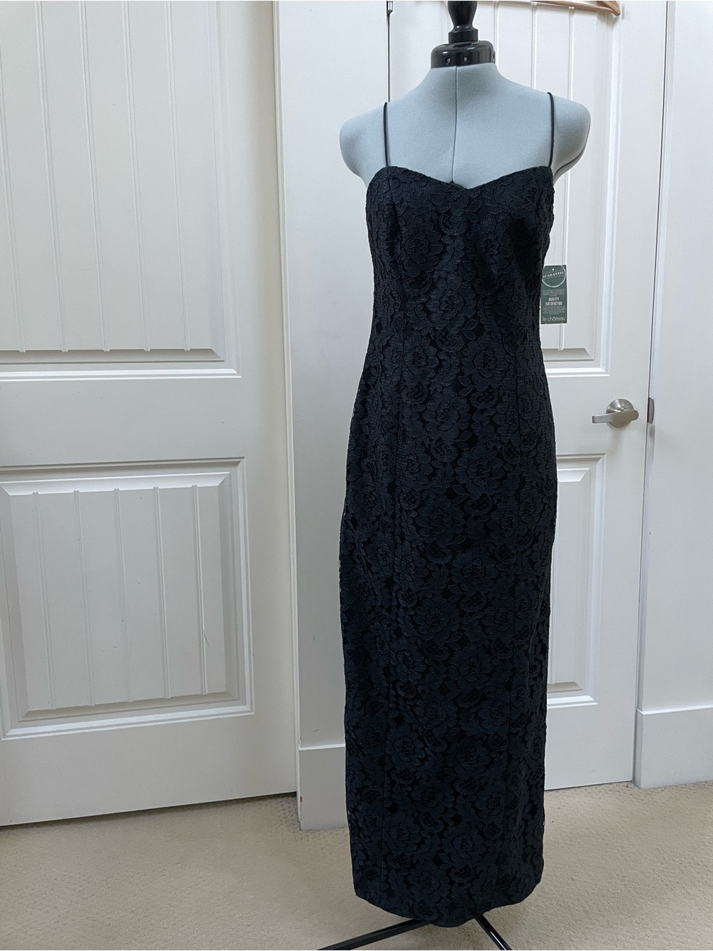 le chateau VINTAGE Black Lace Maxi Dress with Spaghetti Straps